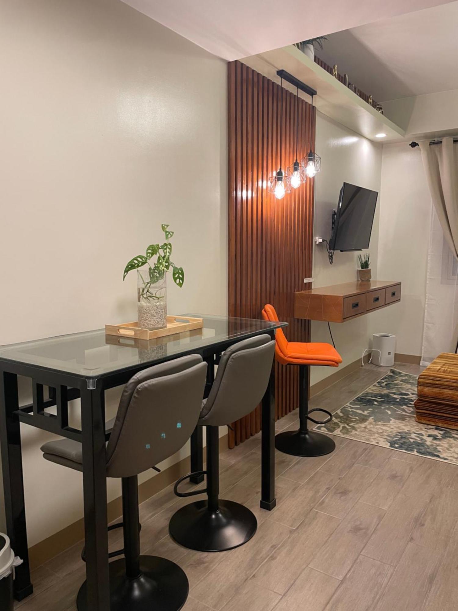 Condo Home With Fast Wifi In Bacolod City エクステリア 写真