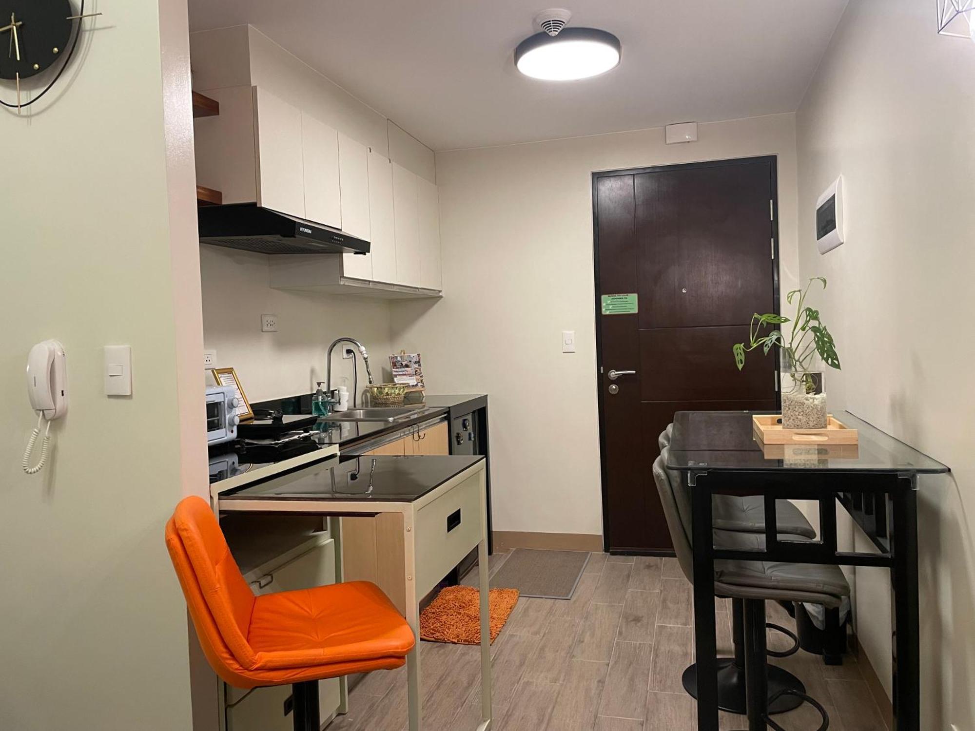 Condo Home With Fast Wifi In Bacolod City エクステリア 写真